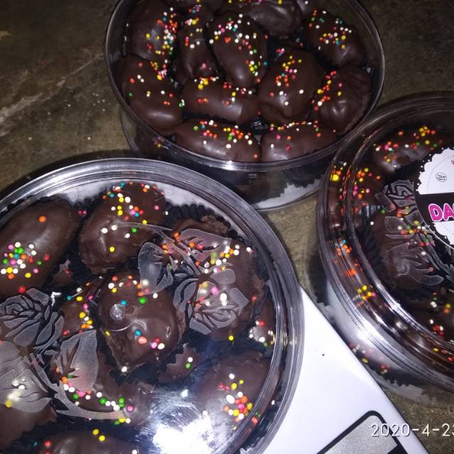 

Kurma Coklat