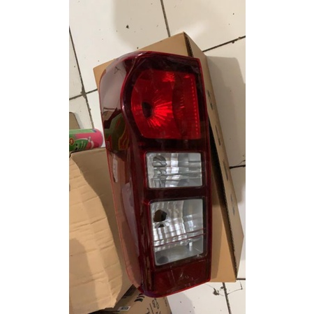 Stoplamp Lampu Belakang Isuzu DMAX 2012