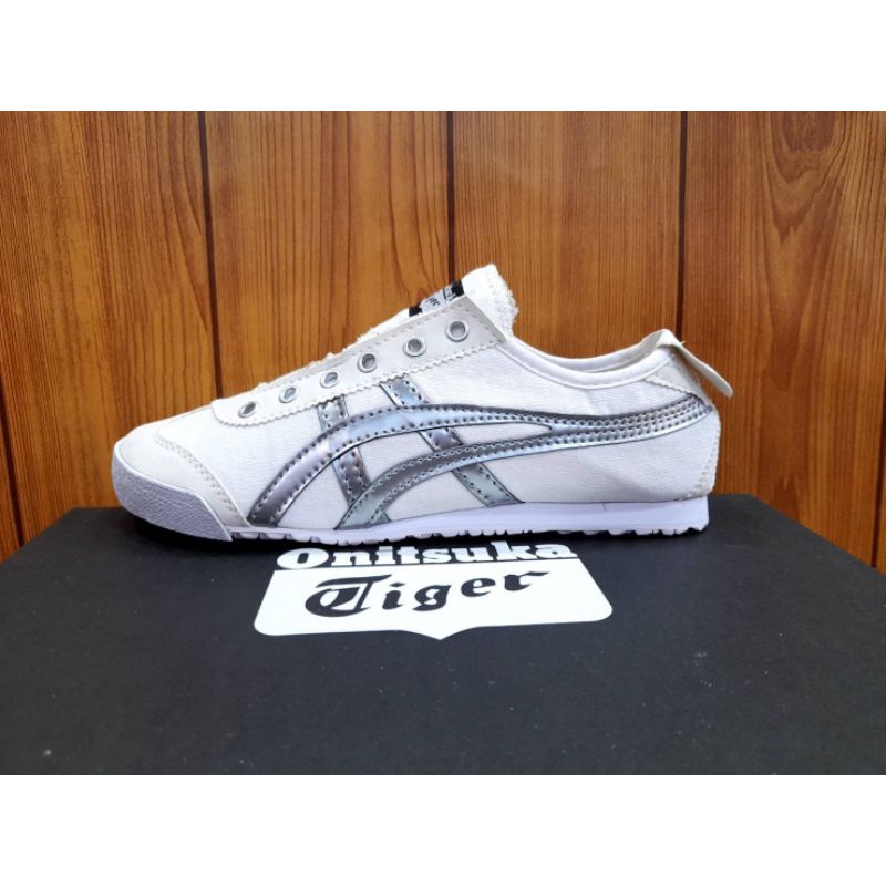 Sepatu ONIT Slip On Bahan Kanvas Terbaru