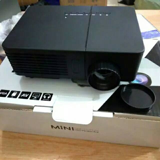 Proyektor mini portable