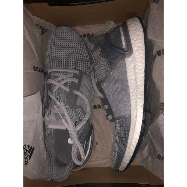 ADIDAS ULTRABOOST