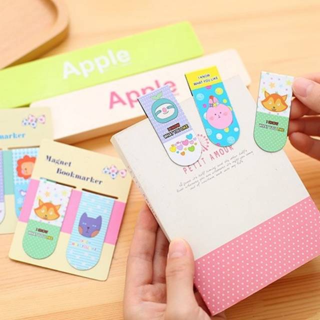 

Set 2pcs Pembatas Buku Magnetik Bookmarker Animals