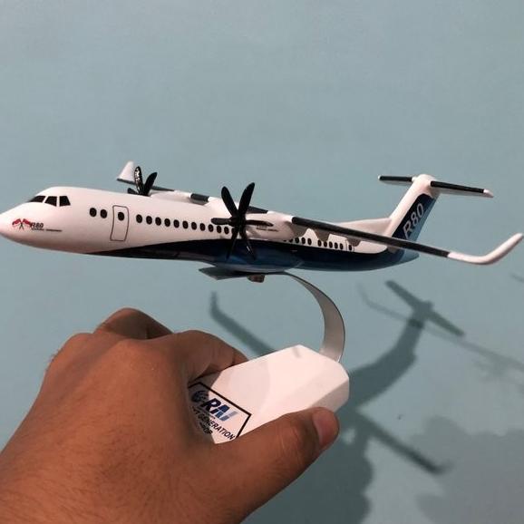 Miniatur Pesawat R80 Berkualitas