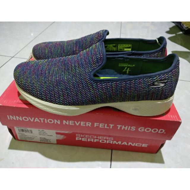 Skechers Go walk 4