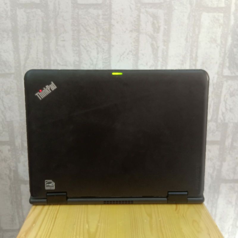 Laptop Lenovo Thinkpad 11e intel Cor M5-5Y10c Ram 4GB HDD 500GB Windows 10 Full aplikasi Siap pakai