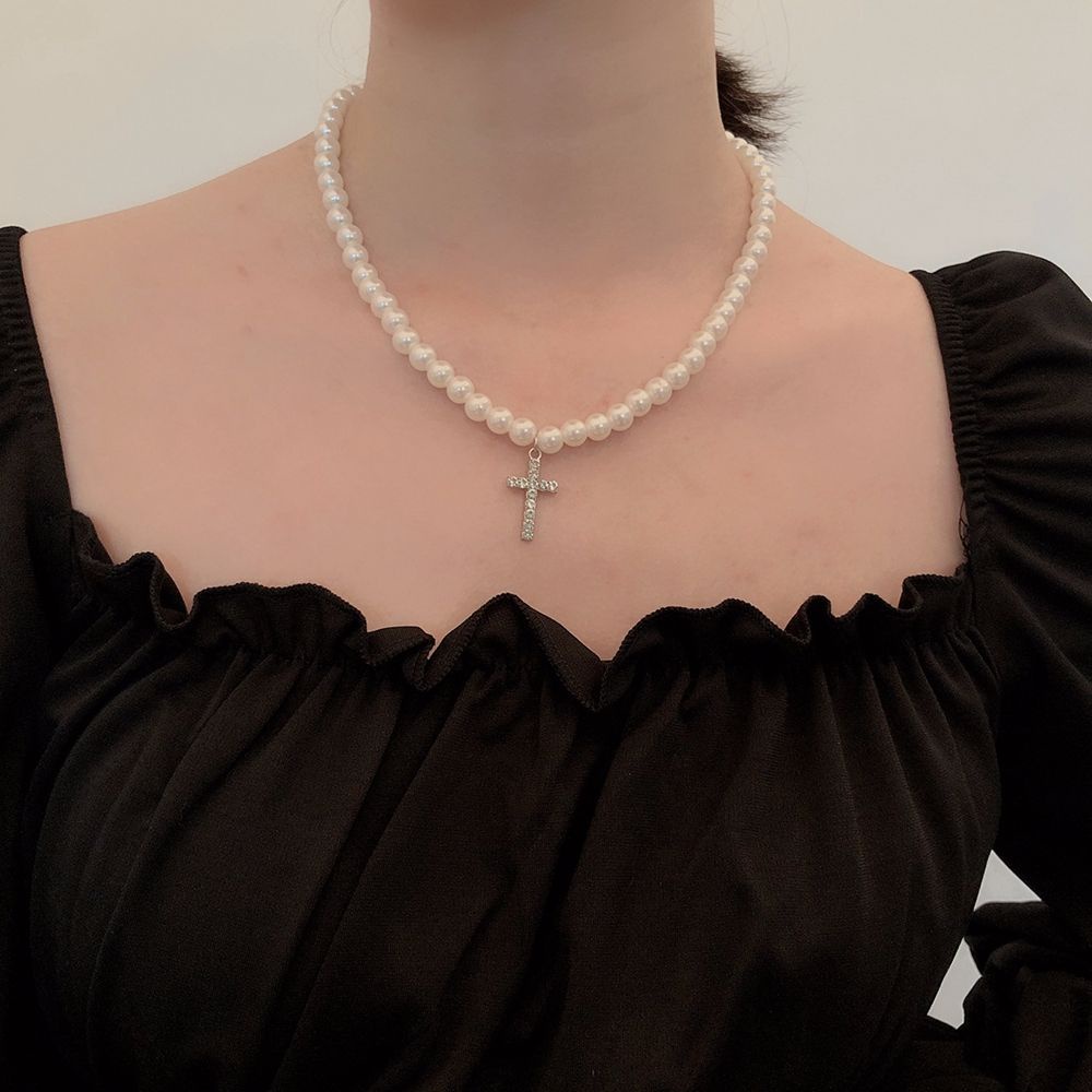Kalung Rantai Klavikula Desain Salib Aksen Mutiara Berlian Imitasi Bahan Alloy Gaya Korea Untuk Unisex