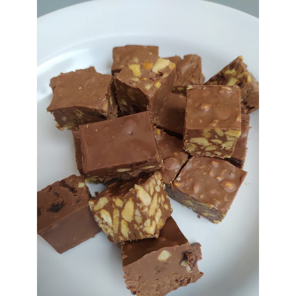 

Coklat SQ Box silverqueen patahan 100 gram