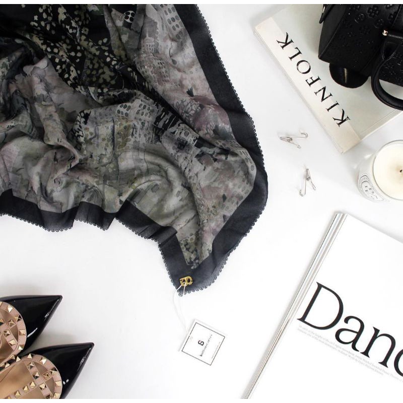 Buttonscarves New York Series black