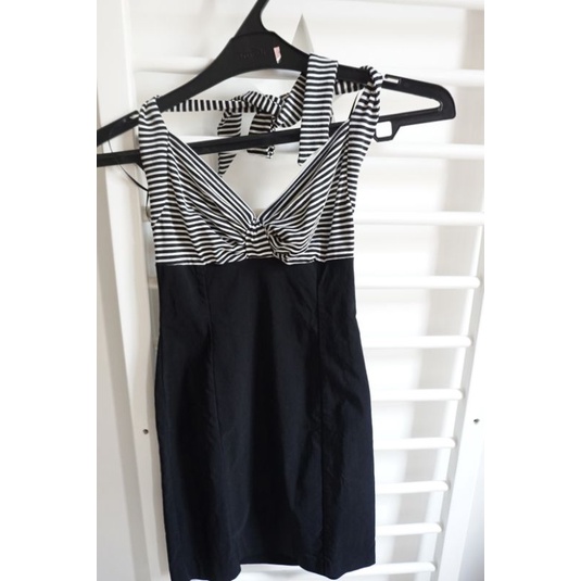 slim sleveless dress