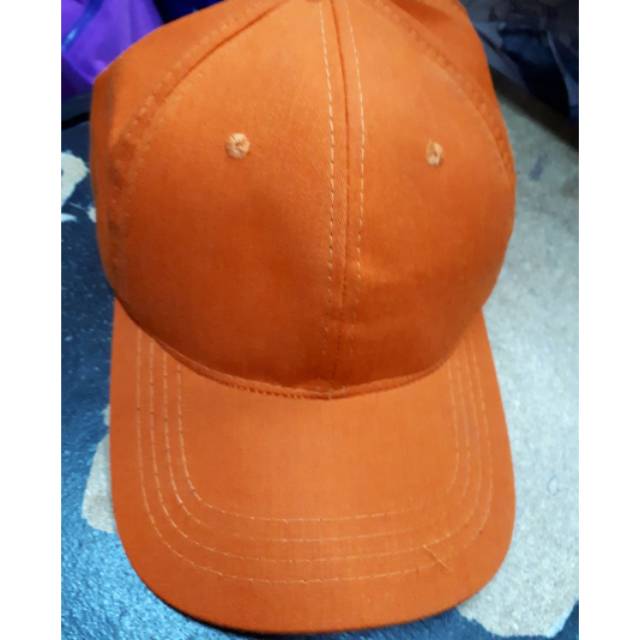 Topi orange