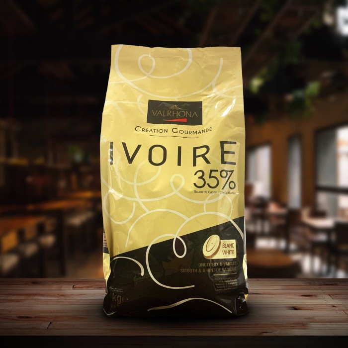 

Fchgtyani Valrhona Ivoire 35% (White Chocolate Buttons) - 3 Kg