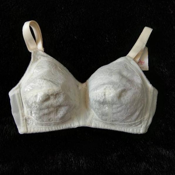 Dijamin>kyn-395   Bra Triumph Non Kawat Diva 143