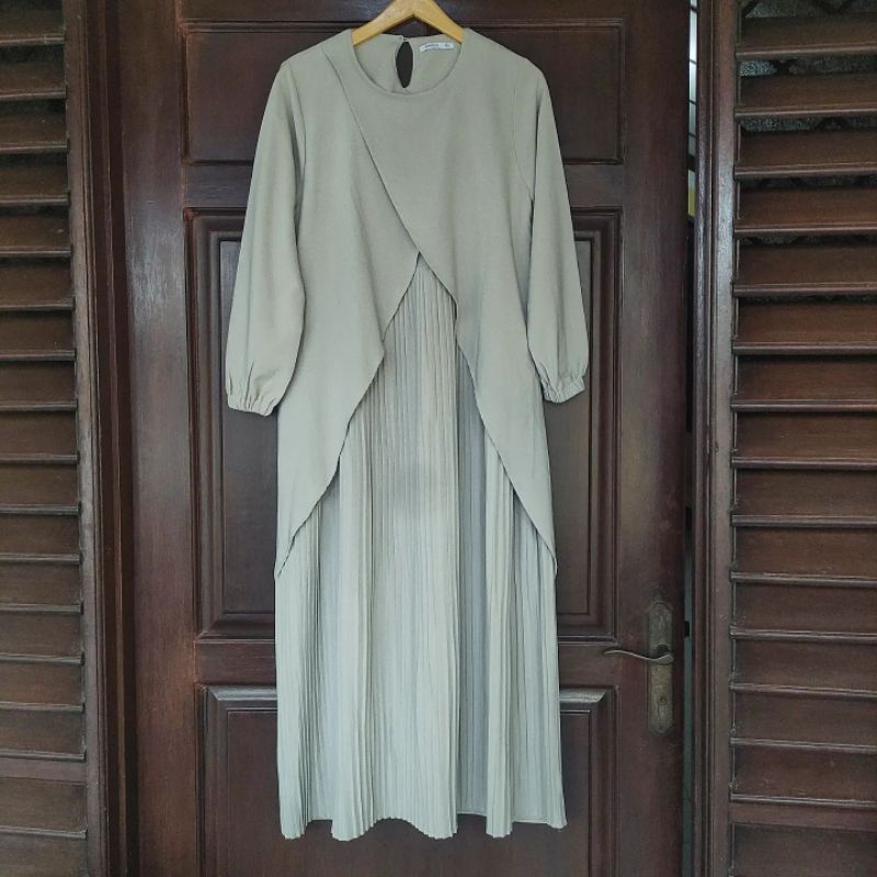 ALEEYA BRAND Anisah Dress Preloved Gamis Plisket Pleats