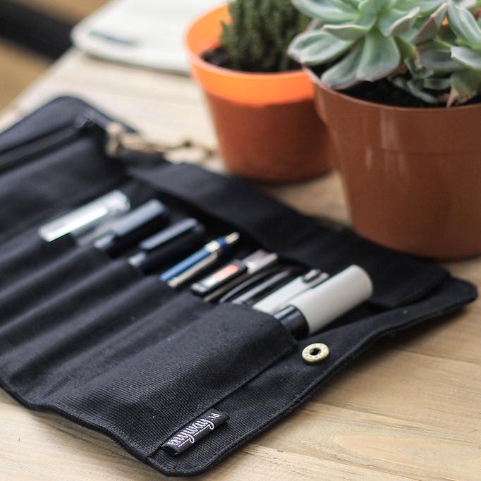 

Roll Up Pencil Case / Tempat Pensil Gulung - Hitam
