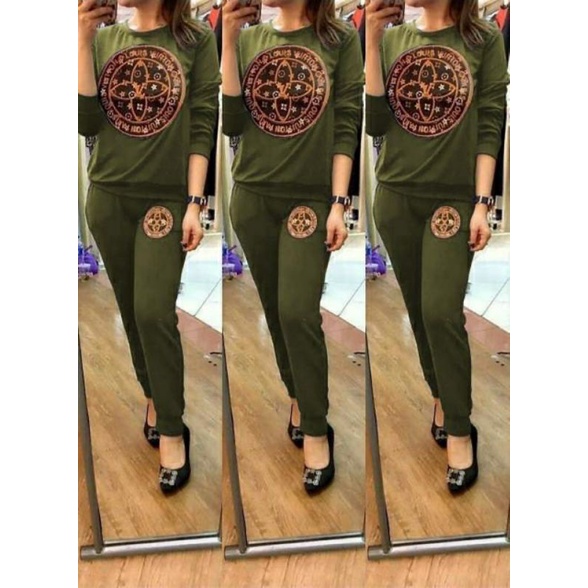 Setelan jogger wanita