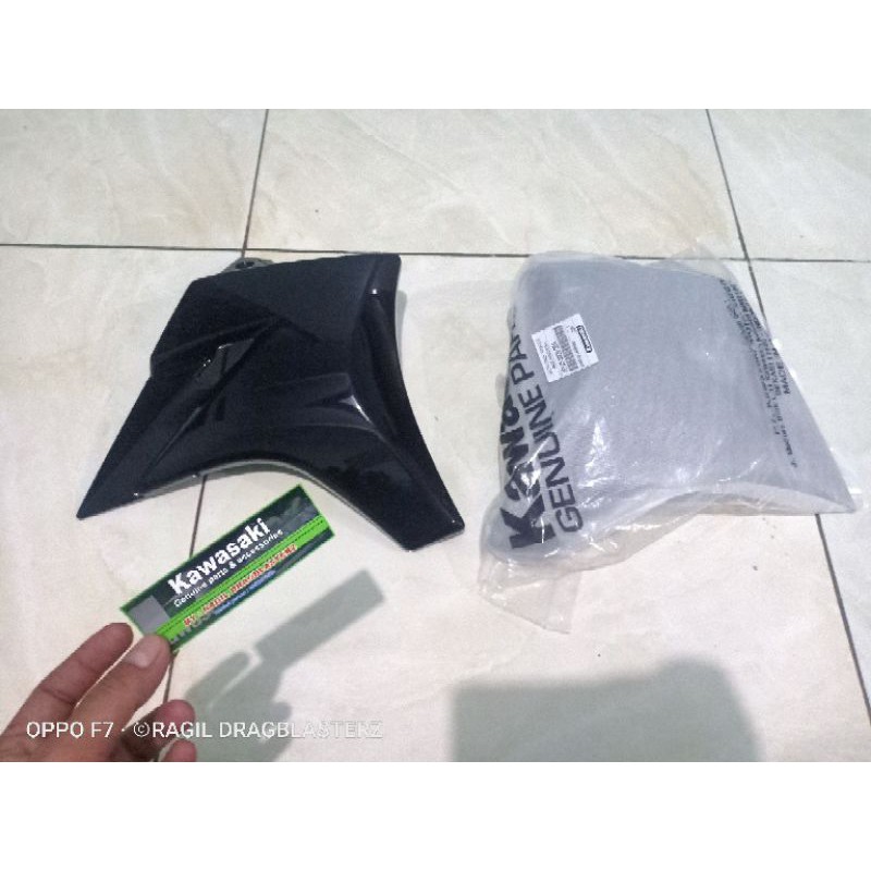 sayap tangki shroud air scoop ninja r ninja ss hitam original Kawasaki