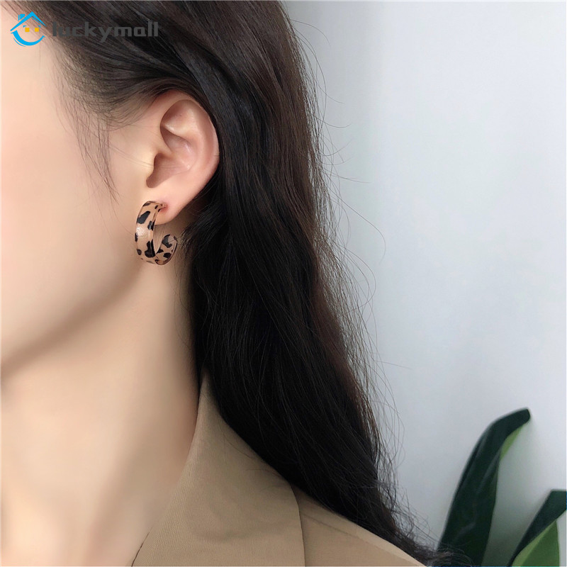 Anting Bentuk Lingkaran Motif Leopard Gaya Retro Bohemian Untuk Wanita