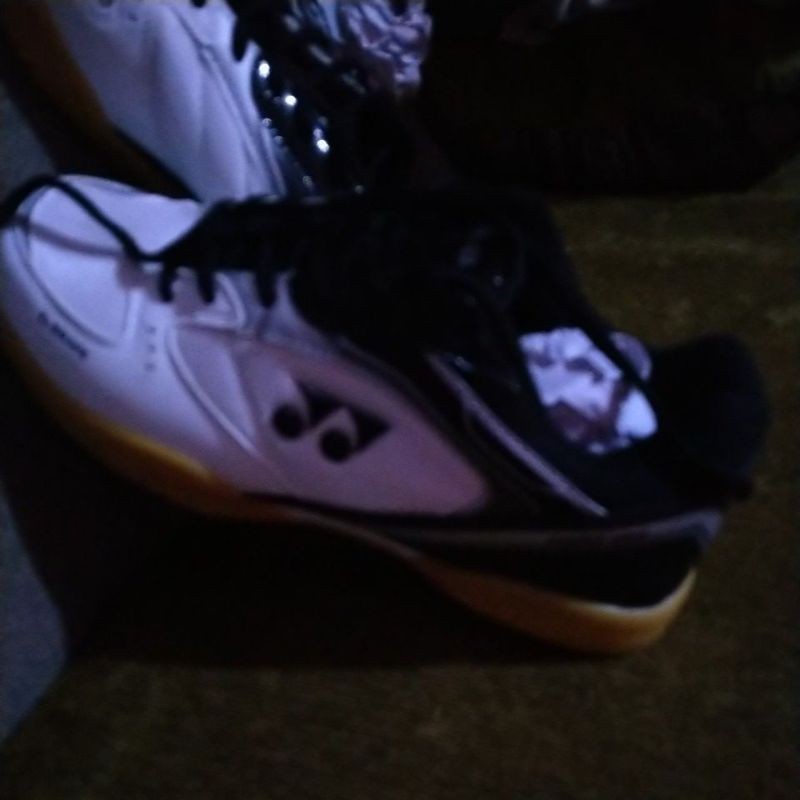 sepatu badminton Yonex original