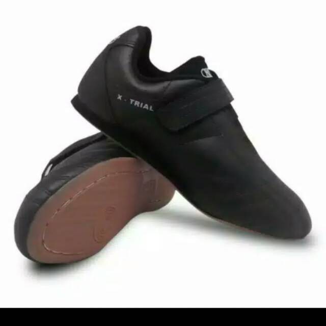 fans sepatu sekolah model lem