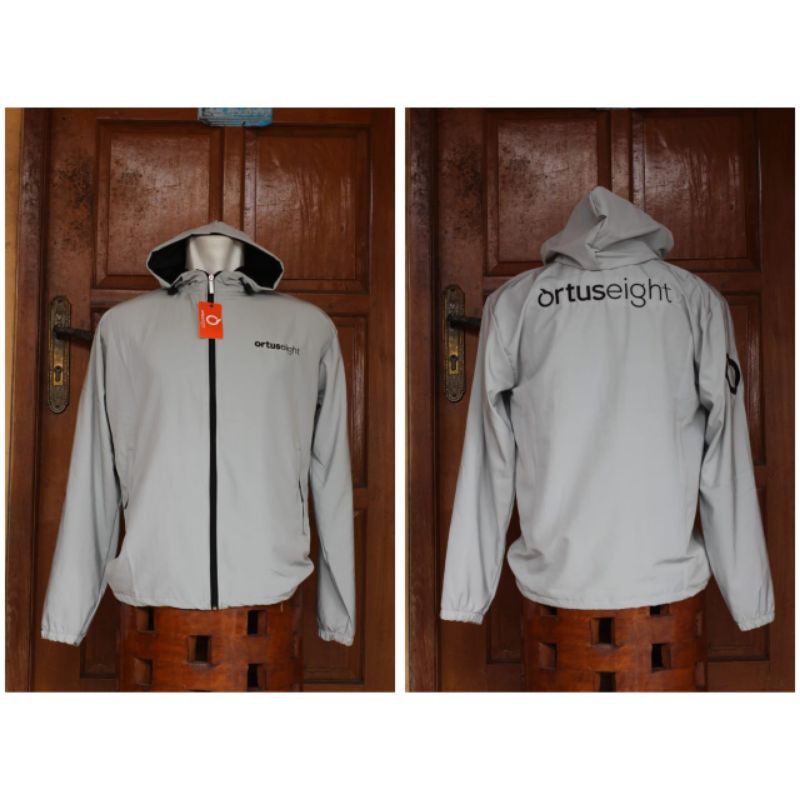 JAKET PARASUT OLAHRAGA ORTUSEIGHT NIKE