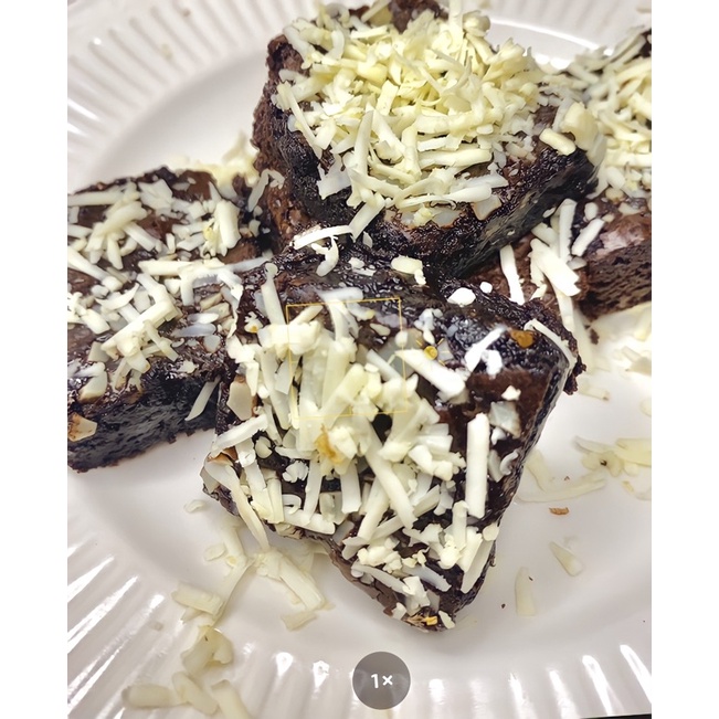 

Fudgy Cheese Brownies ( 20x20 cm )