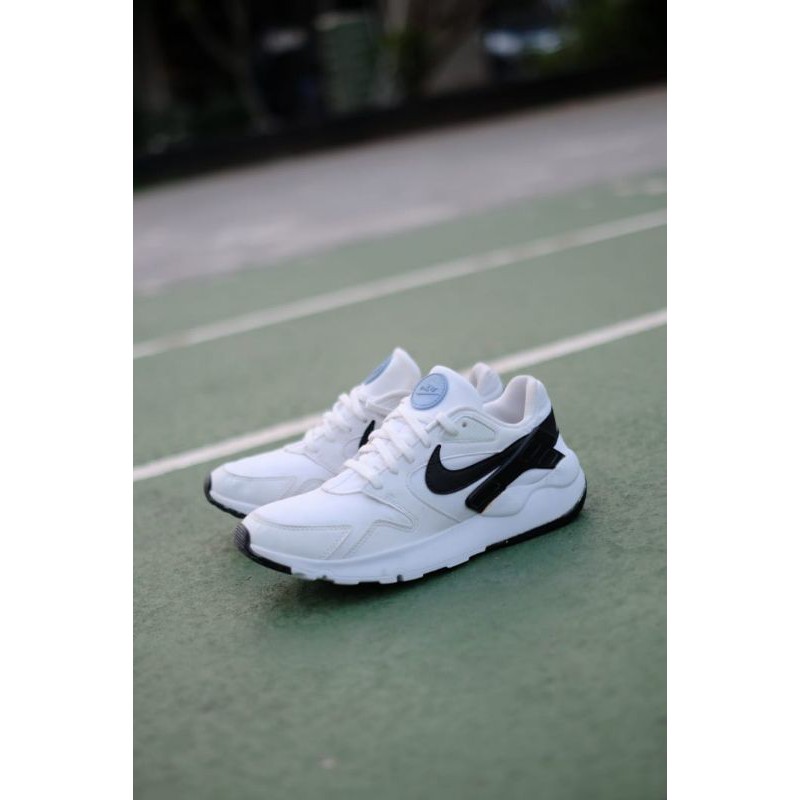 Nike LD Huarache white cream black