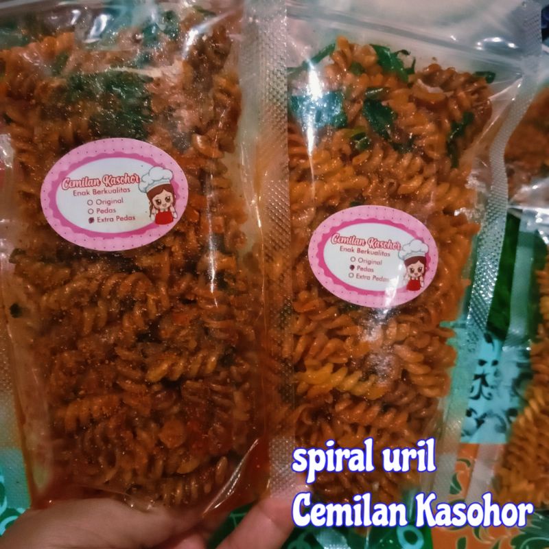 cemilan kerupuk, spiral seblak  rempah daun jeruk