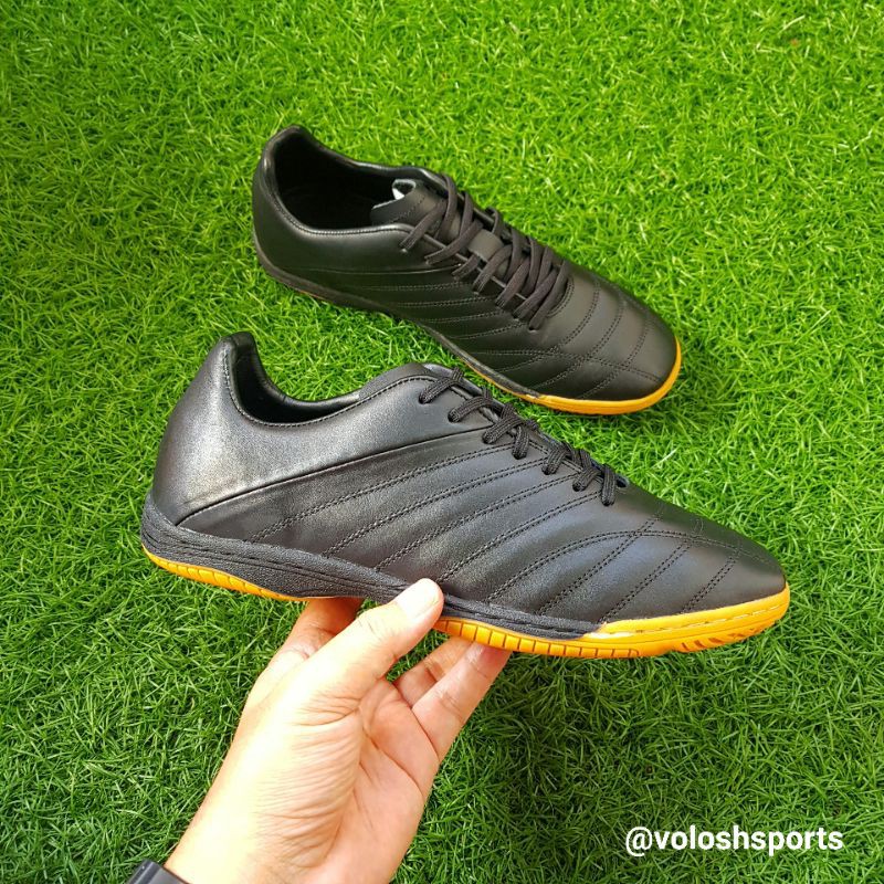 Sepatu Futsal Volosh SCR-001 BlackOut.