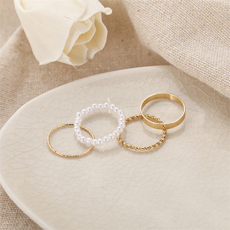 4pcs / Set Cincin Mutiara Model Simple Untuk Wanita