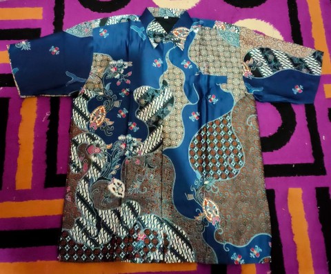 Kemeja Batik Semi Sutra Exclusive Puring Istimewa Bahu Pakai Busa