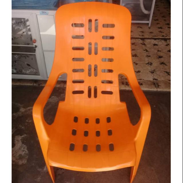 Kursi Plastik Santai Besar Sandaran Tinggi Phylia