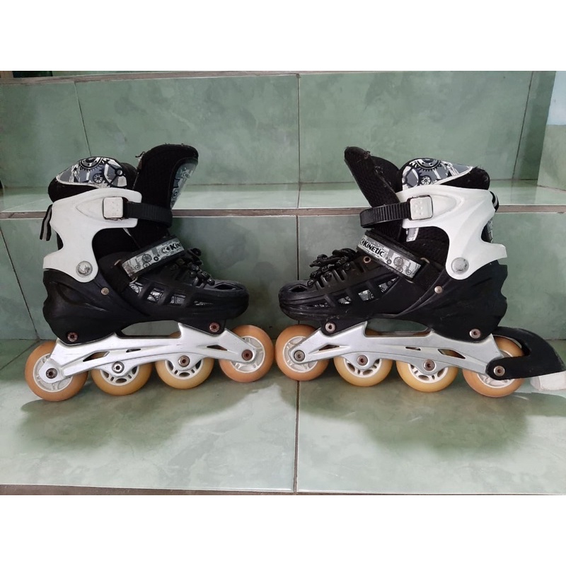 Preloved Sepatu Roda Anak Inline Skate / Power Roller Skate / Sepatu Roda Bajaj Anak Laki dan Peremp