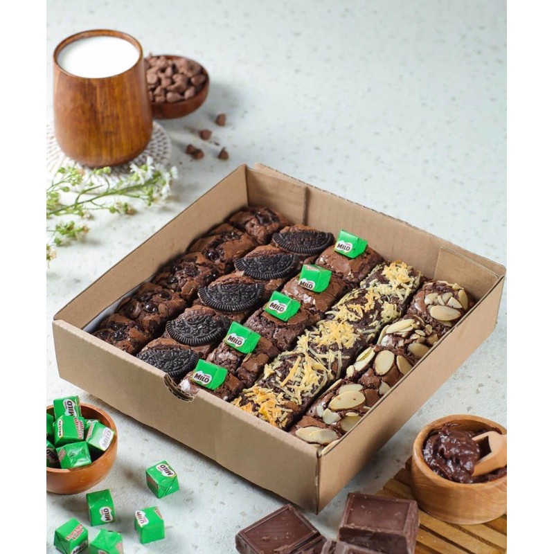 

Hampers Brownies Mix Milo Lebaran