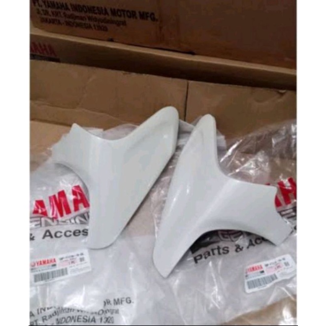 SCOOP AIR SAYAP TANGKI SCORPIO 2001 2004 PUTIH KIRI KANAN ORIGINAL YAMAHA