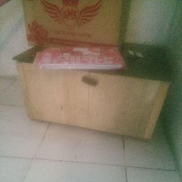 Rak Kosmetik Gantung