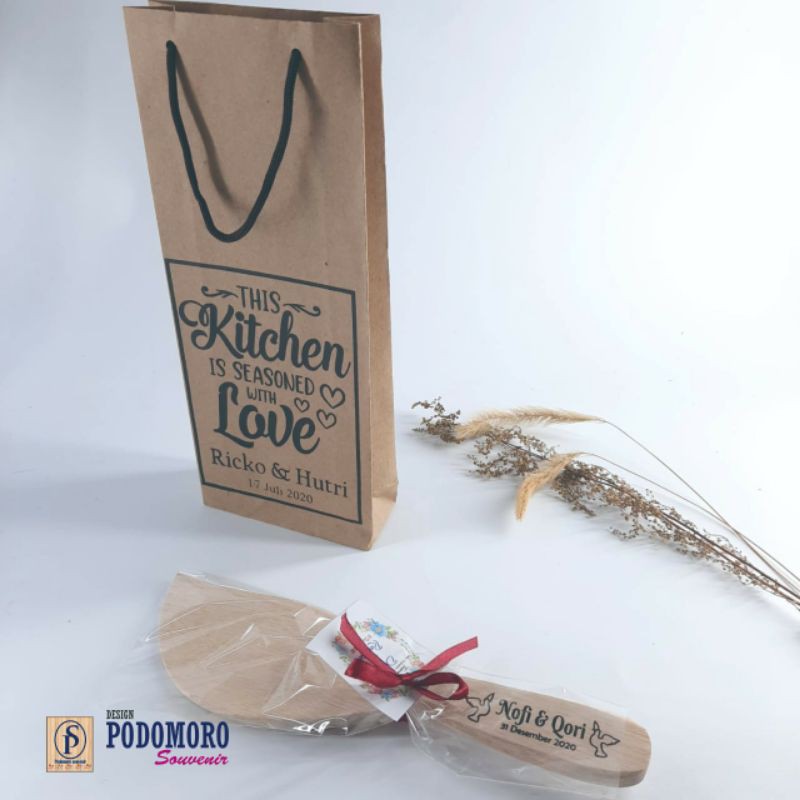 

Souvenir pernikahan Centong nasi paperbag