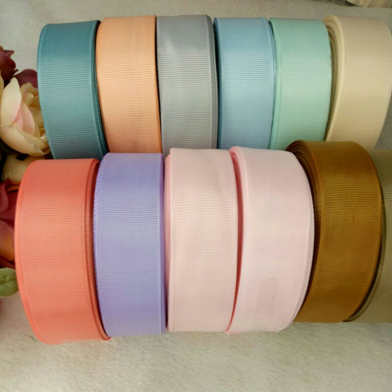 Pita Grosgrain 2,5cm / 1' warna polos per roll