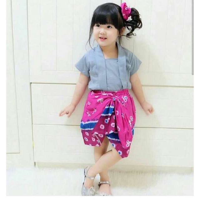 Kebaya anak rok lilit