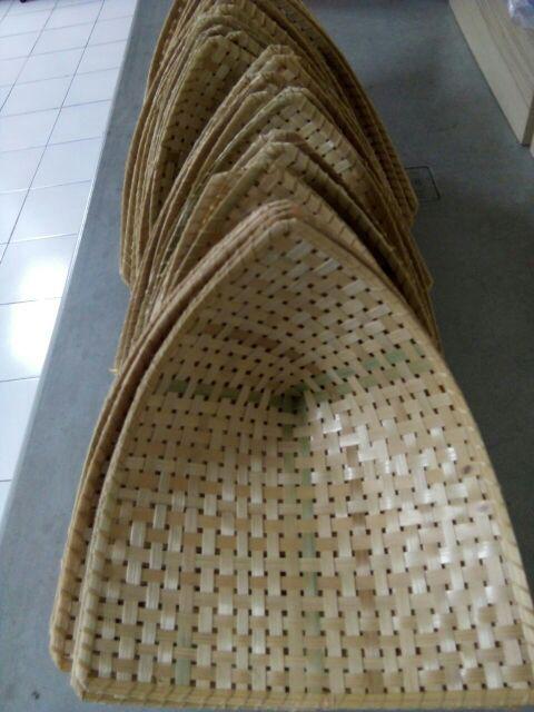 Pincuk / Alas Makan Bambu