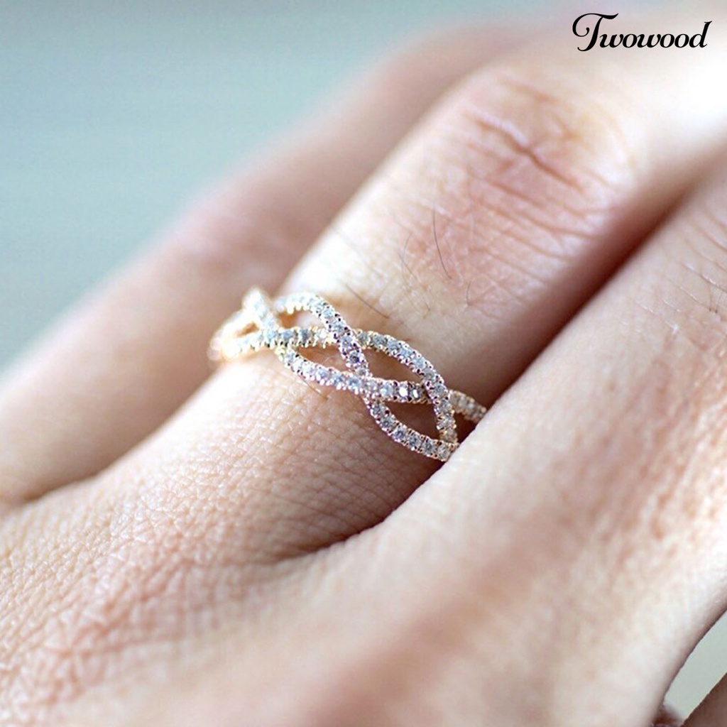 Twowood Women Ring Twisted Shape Rhinestones Jewelry Fashion Appearance Electroplated Finger Ring for Wedding