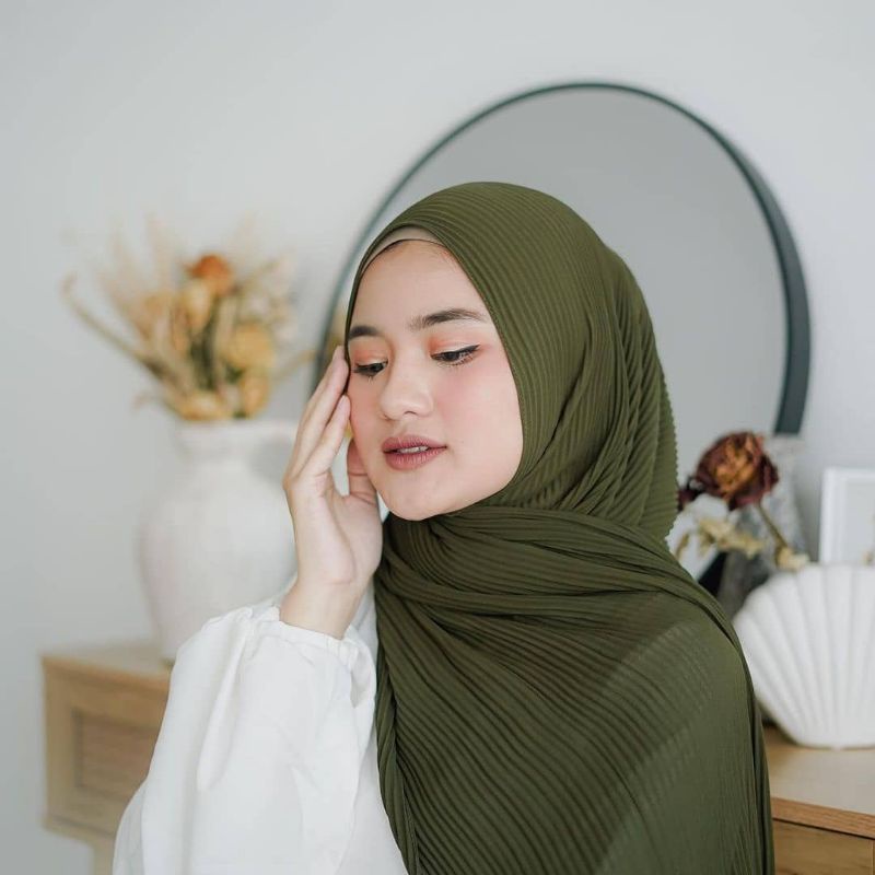 hijab pashmina plisket premium (hijau army)