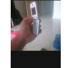 motorola jadul lipat ada antena nya gak tau tipe nya