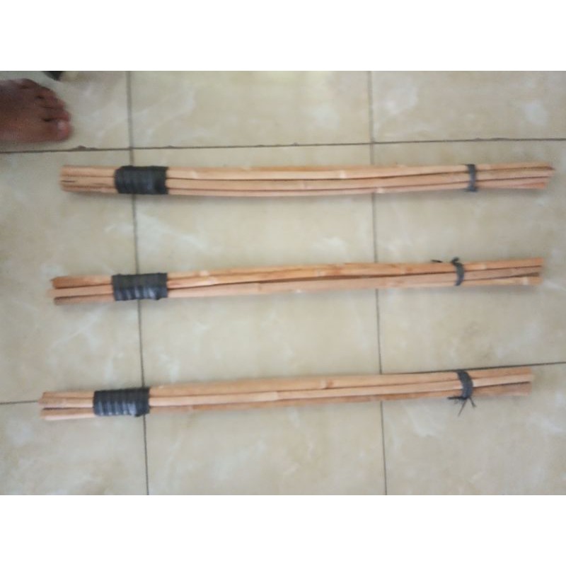 penjalin adonan martabak rotan panjang