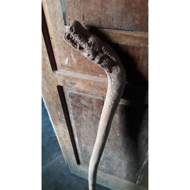tongkat jalan kayu stigi ukir naga / tongkat setigi laut