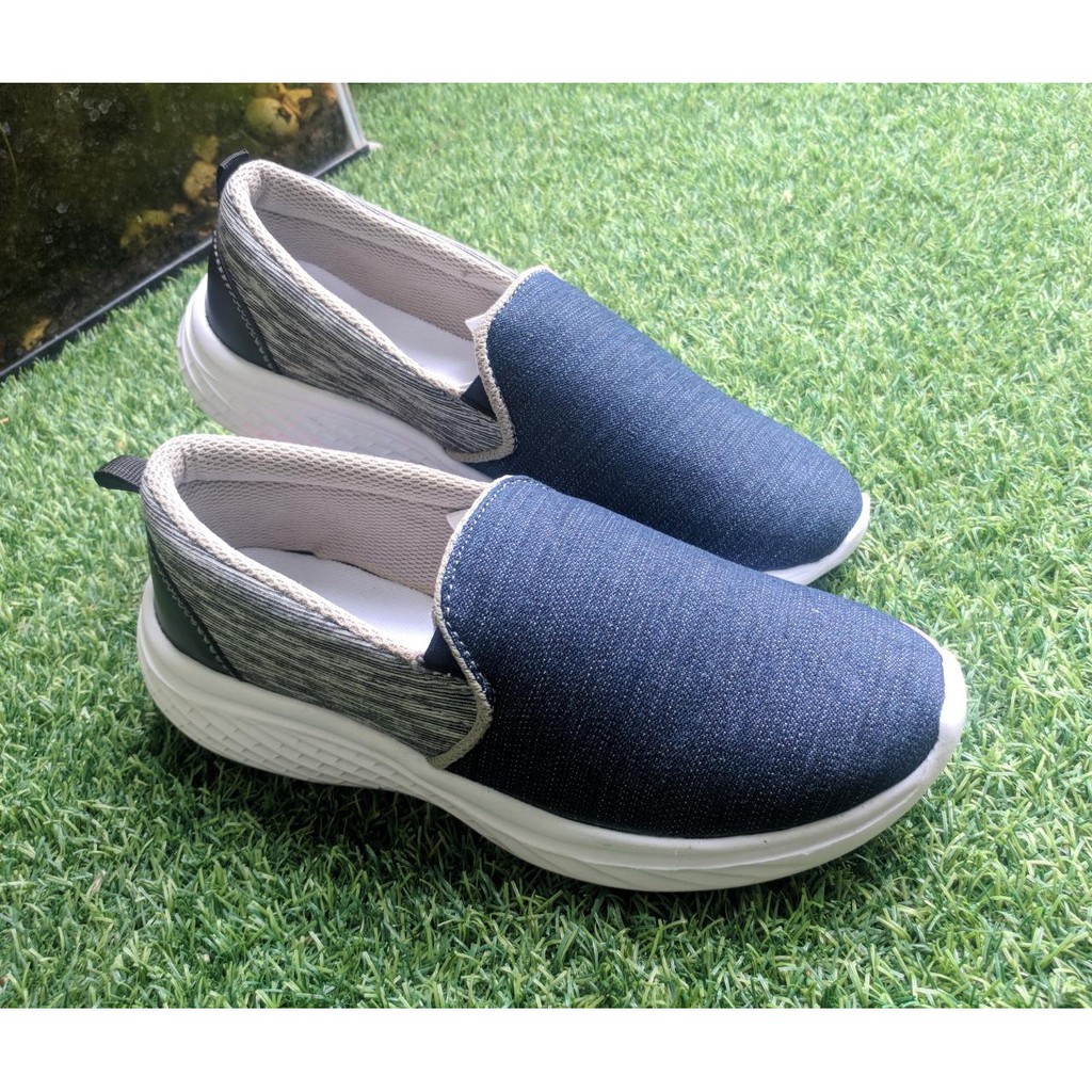 Andien Galerry Slip On Sepatu Wanita Slop Spatu Tanpa Tali Perempuan Sepatu Sekolah Cewek Terbaru Tengger BLO1 Sepatu Slip On Casual Pria Original Sepatu Sneakers Wanita Slip On All Black Slip On Pria Casual Sepatu Sneakers Kekinian 2022 Sepatu Sekolah