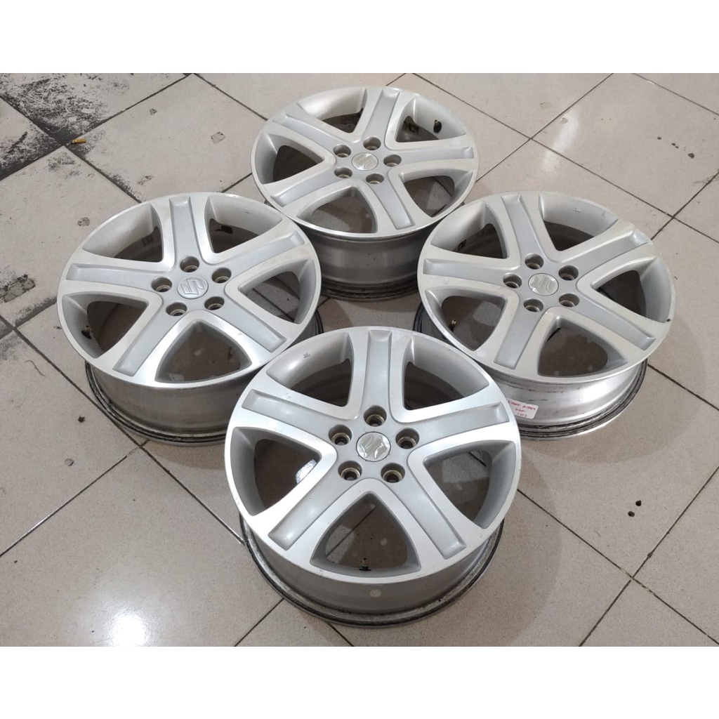 Velg Bekas Mobil Original STD VITARA Ring 17 Lebar 6,5 Hole 5X114,3 SILVER Mobil Innova Xpander Sere
