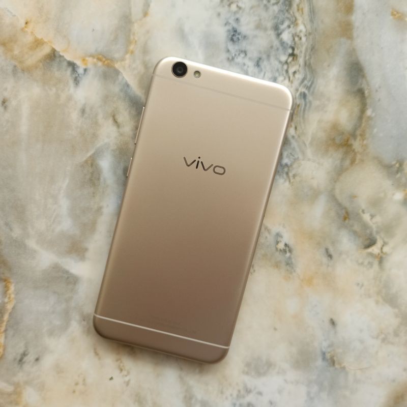 Vivo V5 Lite ram 3 internal 32 gb seken
