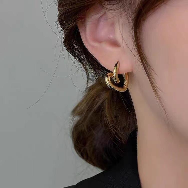 Anting Bentuk Hati Gaya Korea