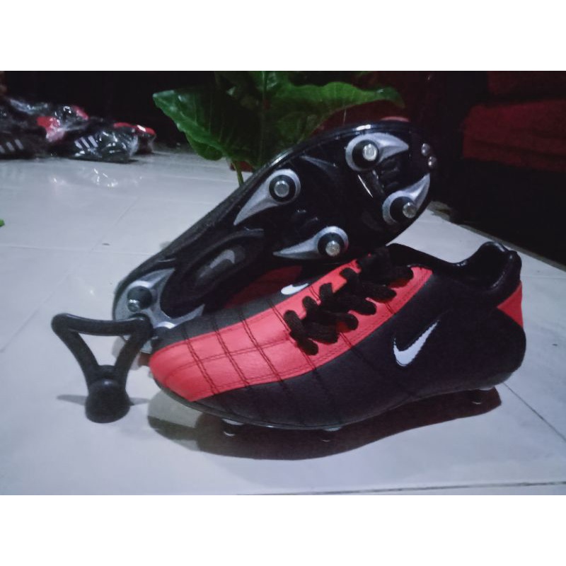 Sepatu Bola Full Besi Kulit Sapi Asli
