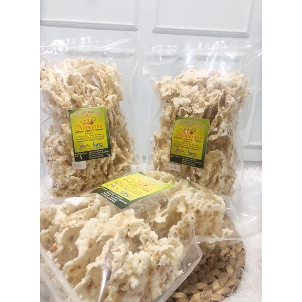 

peyek kacang hijau